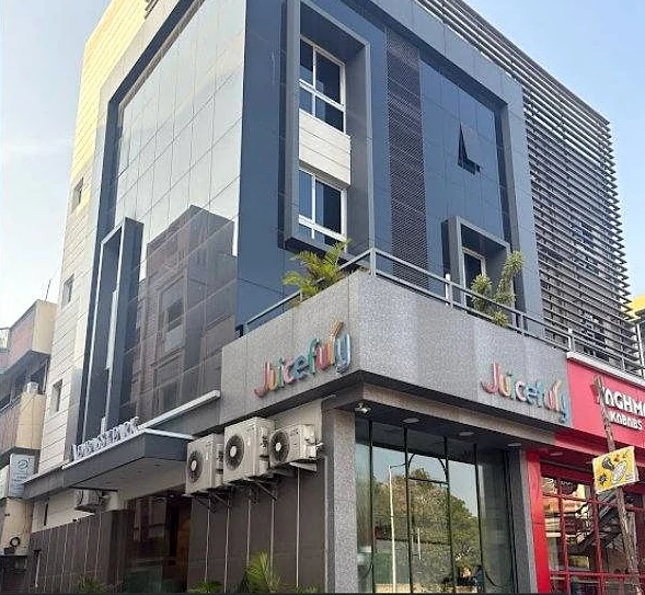 Embassy Park, corner of Aziz Mulk 7th Street